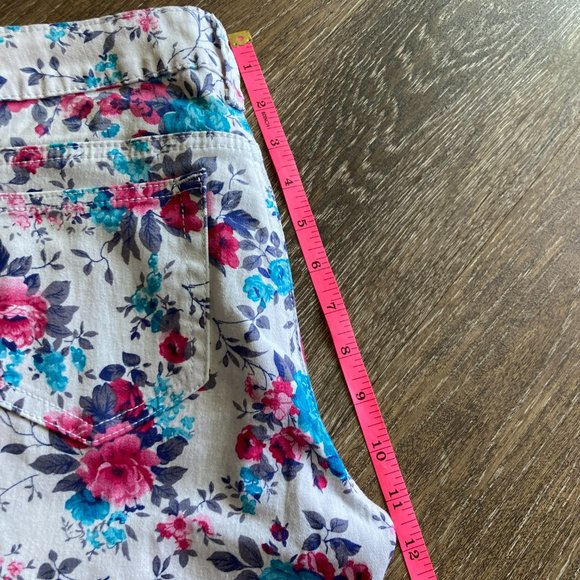 Shylo Perfect Summer Floral Jeans in Size 7 Made in the USA - Picture 8 of 10
